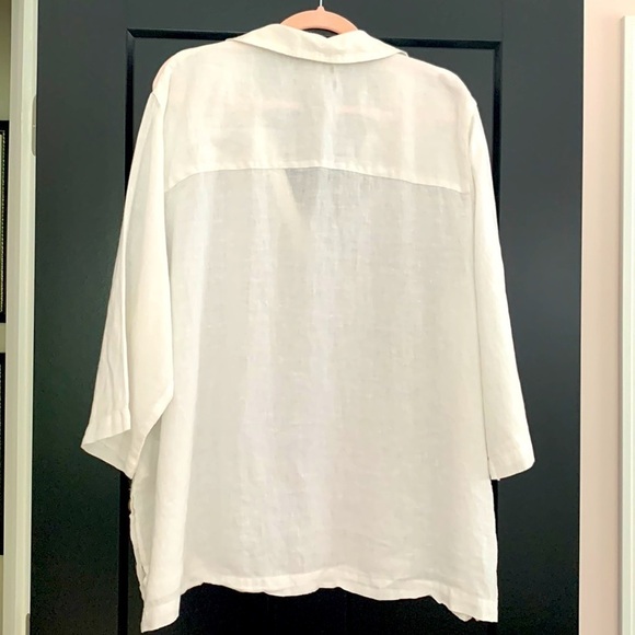Tahari Cream/Ivory V-Neck 100% Linen Blouse. 3/4 Sleeves. Side Buttons. Size 2X - Picture 5 of 9